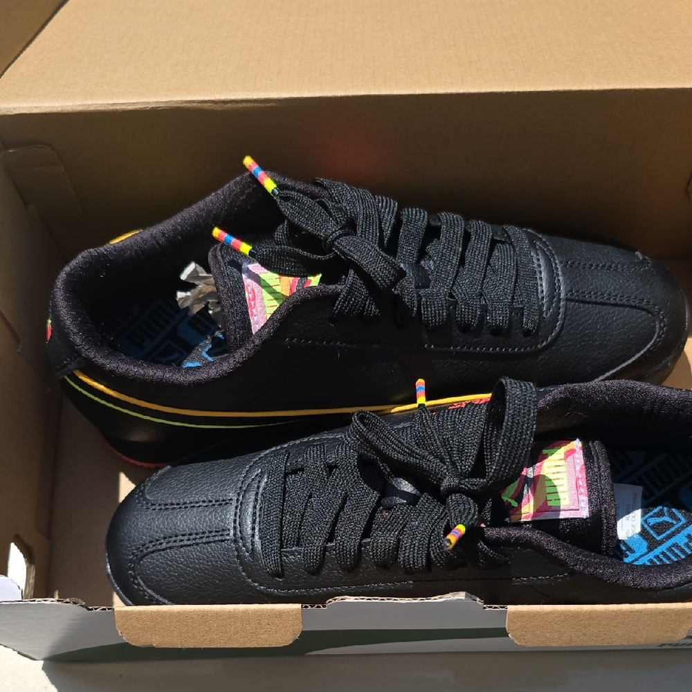 Puma Black and Yellow Sneakers with Classic Design
